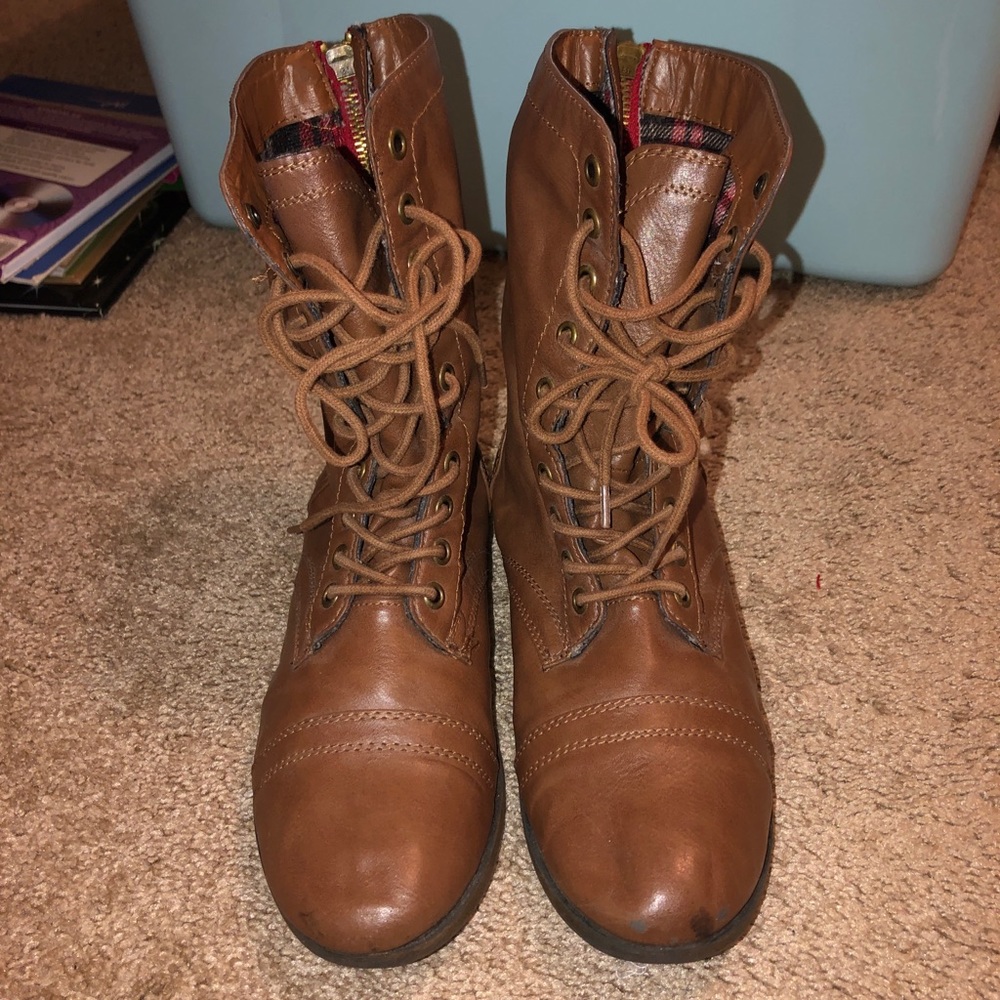 ⭐️Brown Combat boots 9 1/2